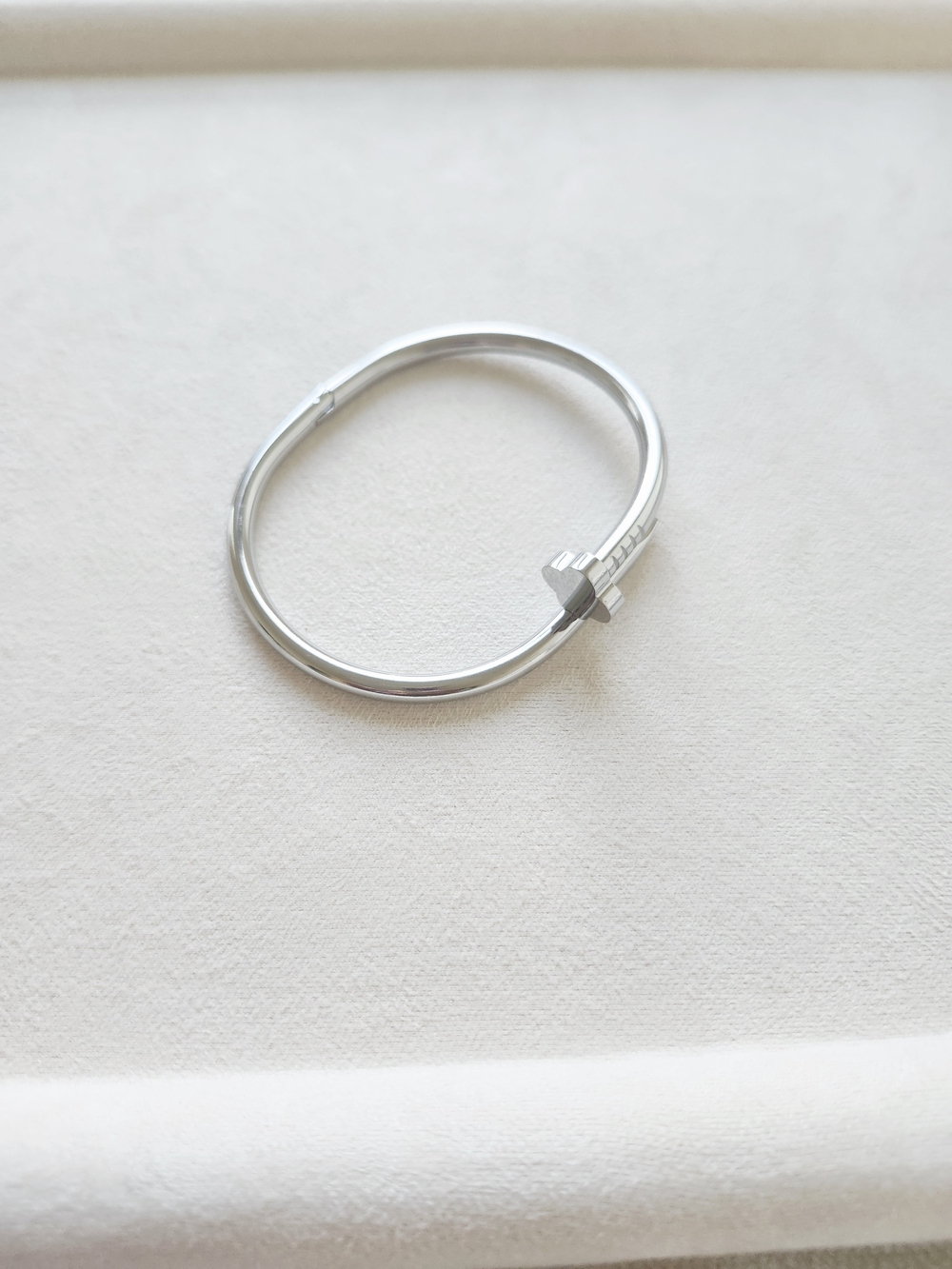 Silver Tone Nail Bangle Bracelet Clover Shaped Head Screw Thread Detail